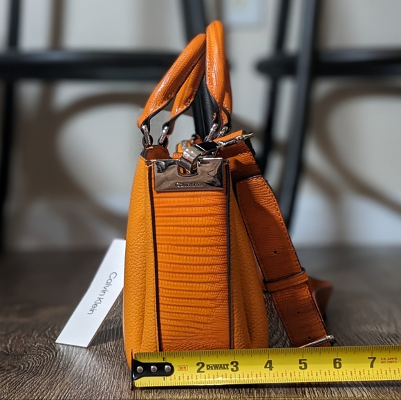 Calvin Klein Rita Crossbody - Flame Orange, NWT π¨ DISCONTINUED!π¨ - Picture 9 of 13